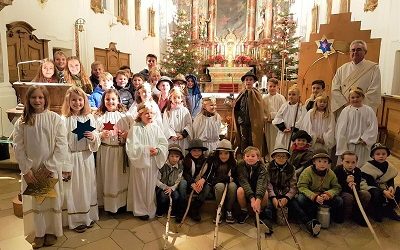 Der Stern führt zur Krippe