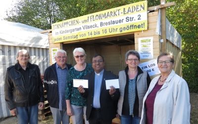 Zwei Spenden für den Pfarrvikar