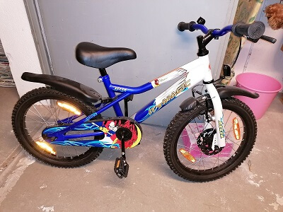 Zwei Kinderfahrräder