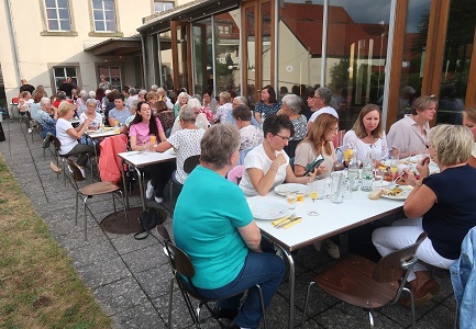 Frauenbund feiert Sommerfest