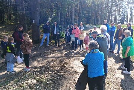 Pfarrgemeinde macht Emmaus-Wanderung