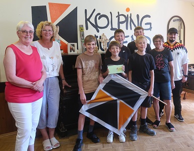 Schnäppchenladen spendet an Kolping-Jugend