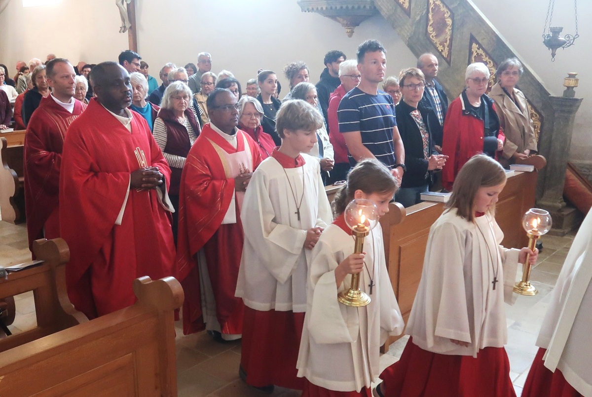 Kreuzerhöhung Einzug der Priester
