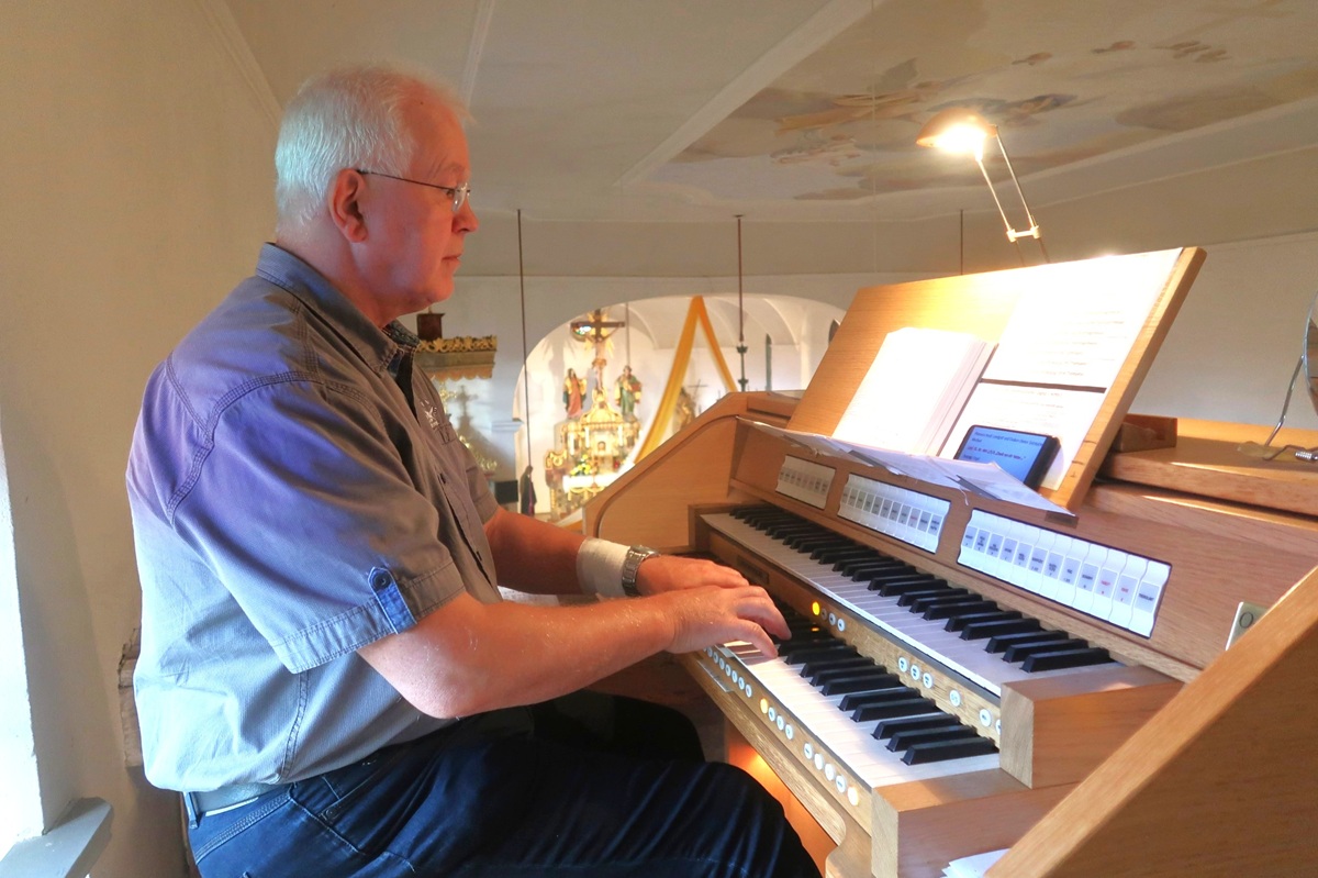 Organist Franz Winklmann